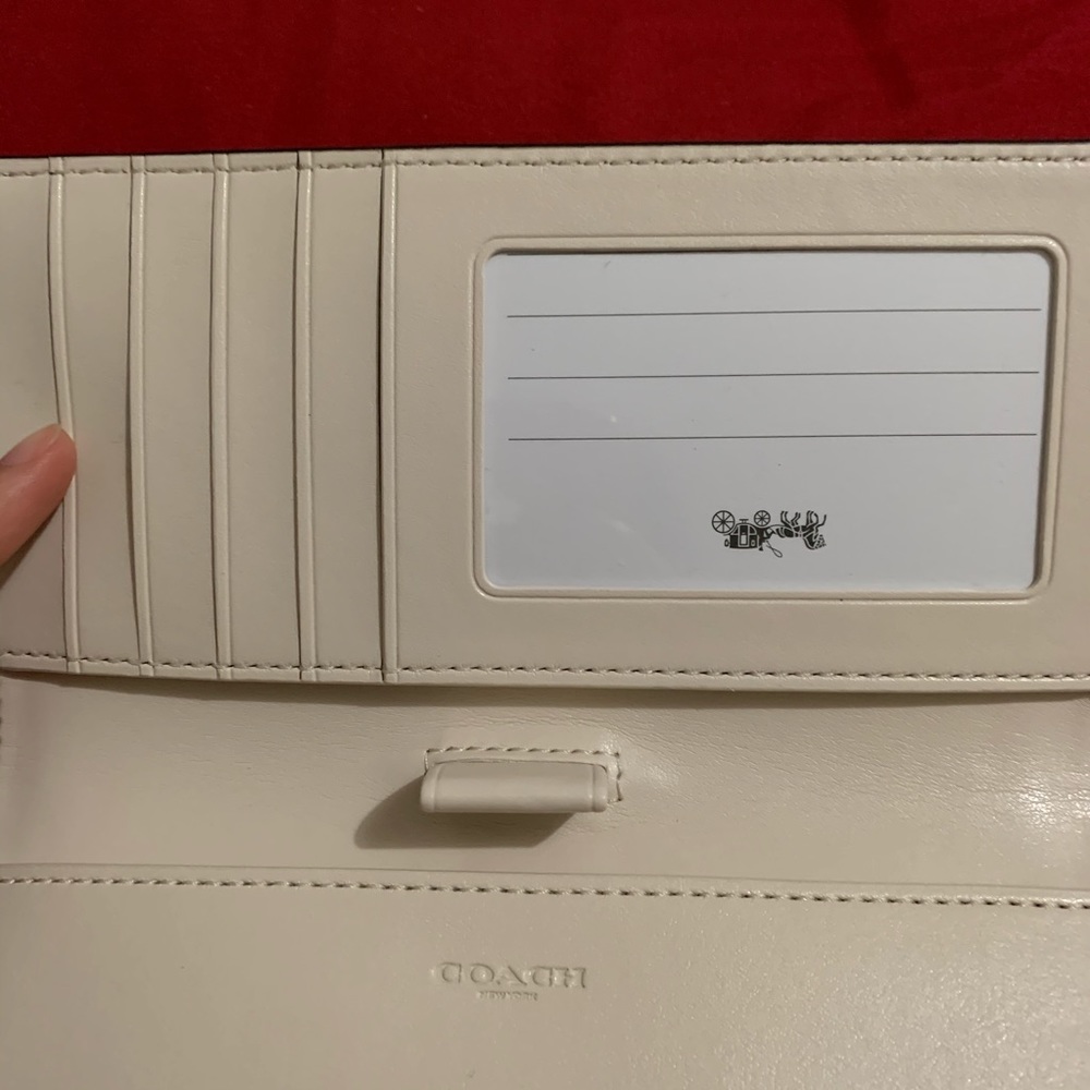 🛑( SOLD )Coach Signature Bifold Wallet - Picture 4 of 7
